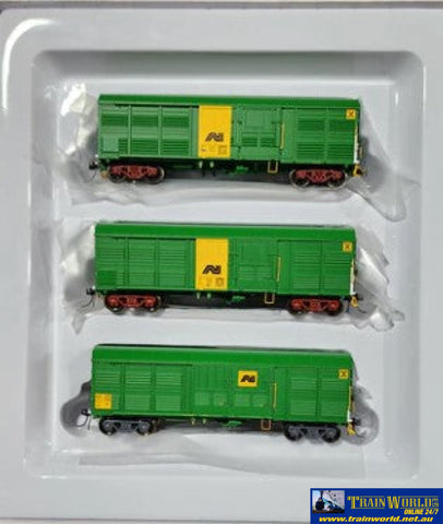 Otm-Algx08 On Track Models South Australian Algx Style: 3 Lx Vans - Australia National Green & Gold.
