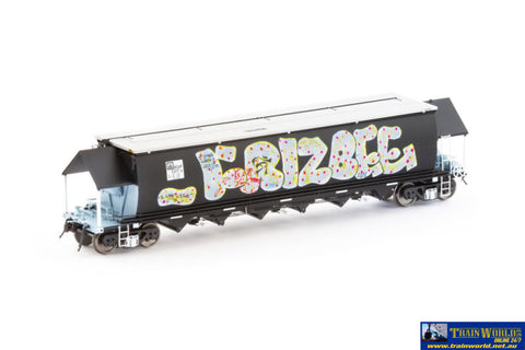 AUS-NGH91 Auscision BGVF-Type Grain Hopper Black with SSR Logos Grain Lids and Graffiti #BGVF-1317-U HO-Scale Rolling
