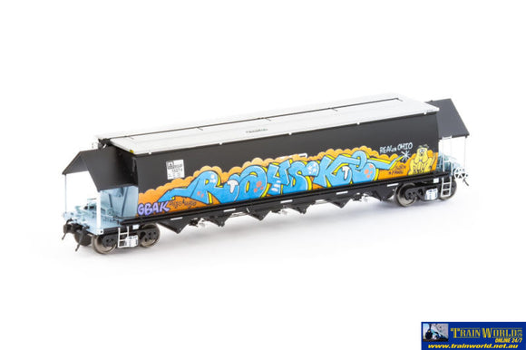 AUS-NGH94 Auscision BGVF-Type Grain Hopper Black with SSR Logos Grain Lids and Graffiti #BGVF-1327-F HO-Scale Rolling