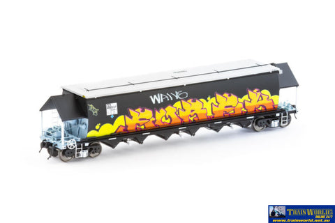 AUS-NGH97 Auscision BGVF-Type Grain Hopper Black with SSR Logos Grain Lids and Graffiti #BGVF-1334-J HO-Scale Rolling