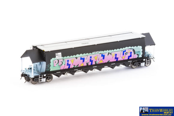 AUS-NGH99 Auscision BGVF-Type Grain Hopper Black with SSR Logos Grain Lids and Graffiti #BGVF-1338-W HO-Scale Rolling