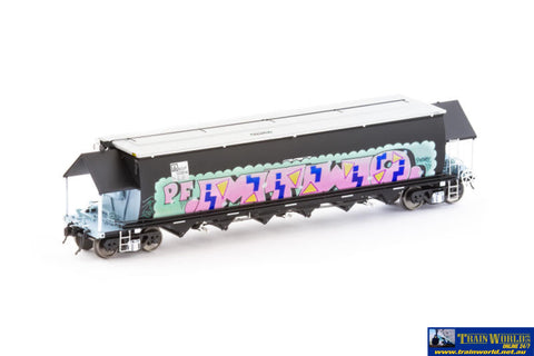 AUS-NGH99 Auscision BGVF-Type Grain Hopper Black with SSR Logos Grain Lids and Graffiti #BGVF-1338-W HO-Scale Rolling