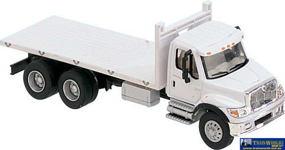 Wal-11650 Walthers Scenemaster International(R) 7600 3-Axle Flatbed Truck - Assembled Ho Scale