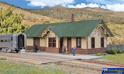 Wal-4057 Walthers Cornerstone Kit Union Pacific(R)-Style Depot Ho Scale Structures